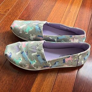 TOMS Unicorn Size 8.5. In perfect condition